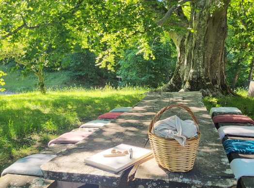 Sommarmarknad på en svensk gågata